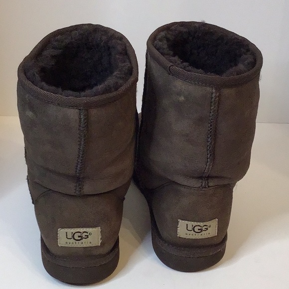 UGG CLASSIC BROWN SHORT WINTER BOOTS W8 - Picture 3 of 12